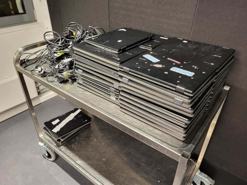 42 chromebooks installert med Debian Edu 42 chromebooks installert med Debian Edu