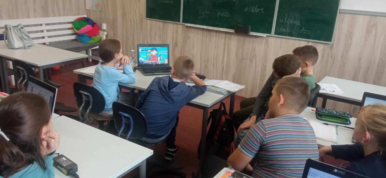 Bilder av elever i Peretsjyn